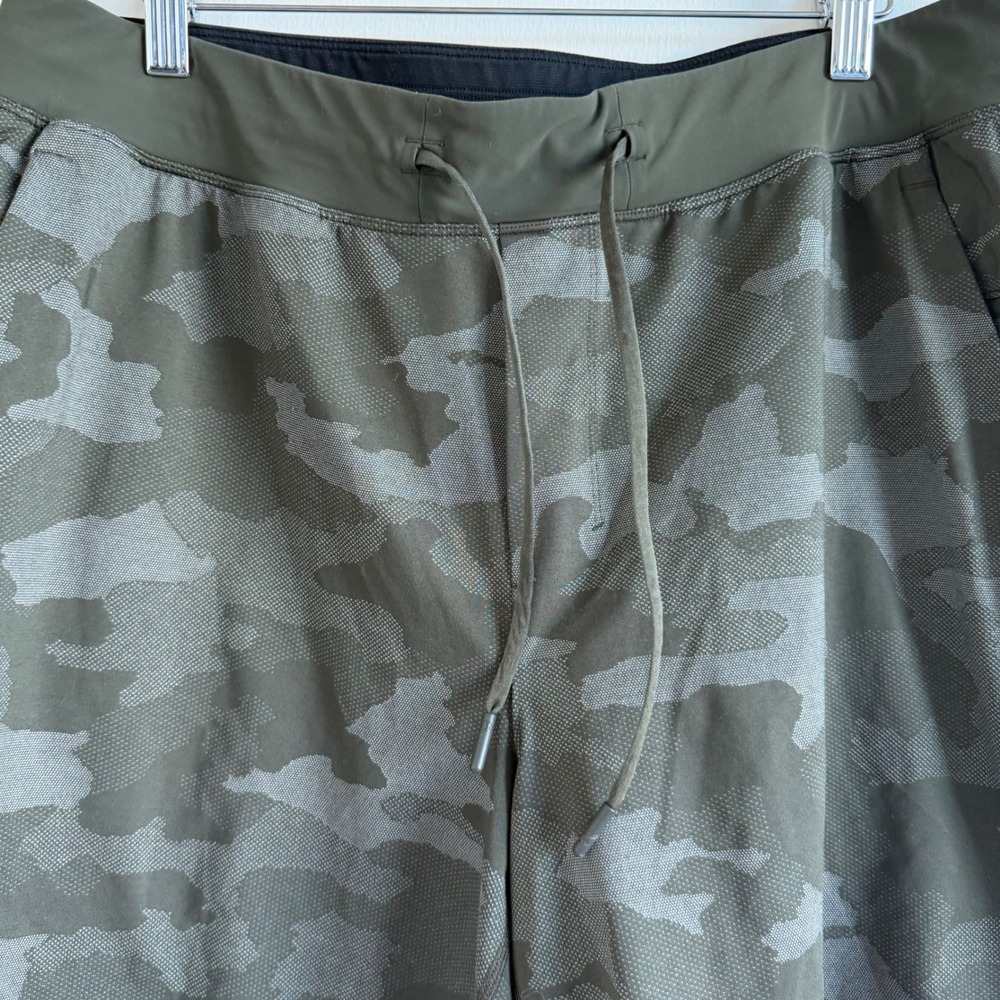Lululemon T.H.E. Linerless 7" Variegated Mesh Camo Max‎ Dark Size XL - Picture 10 of 10